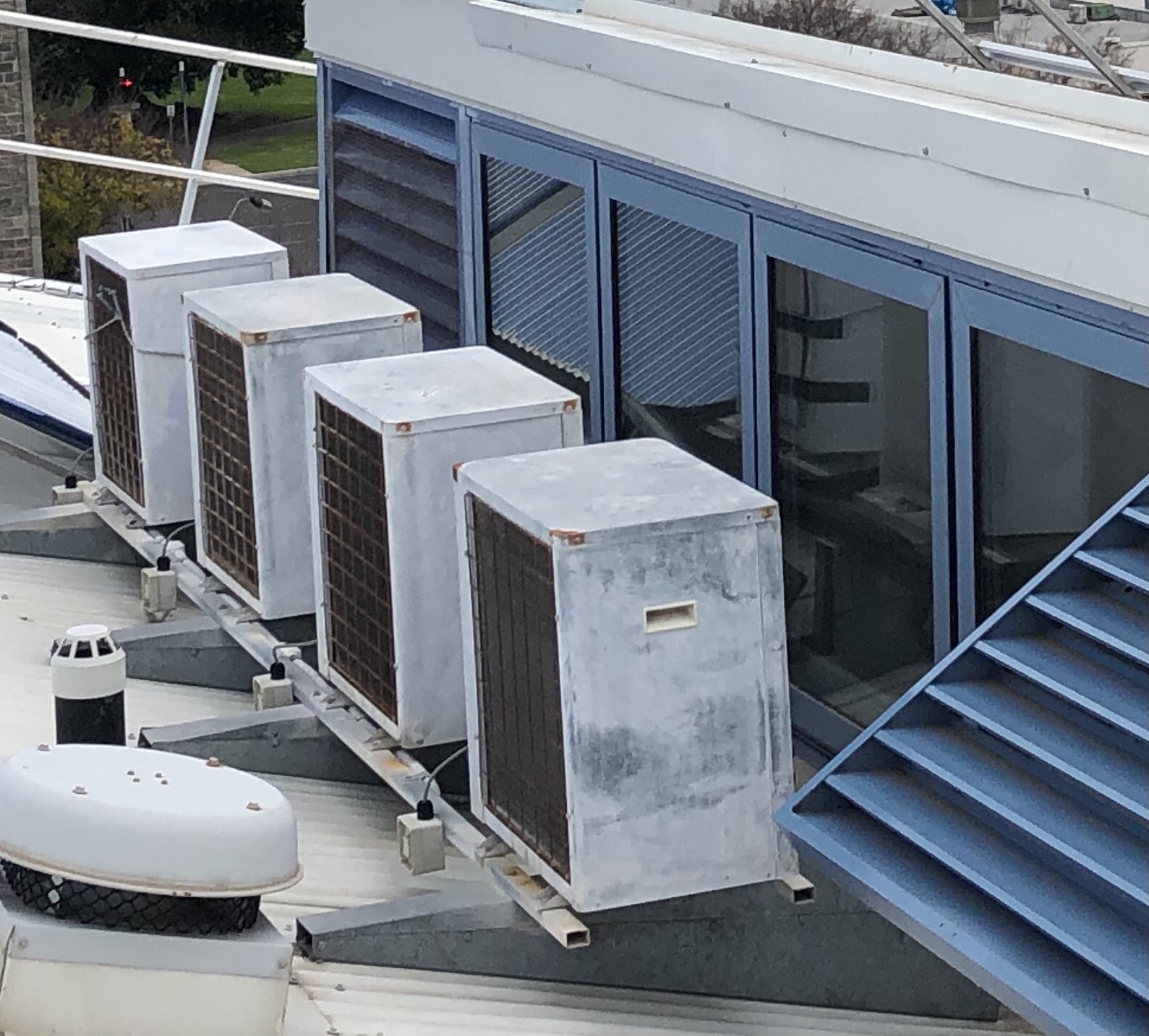 Quantum evaporator units on the roof
